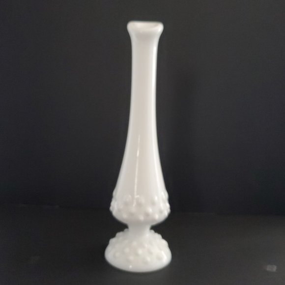 Vintage Collectible Milk Glass Swung Vase Pedestal Stem Bud Vase Hobnail Detail - Picture 5 of 8